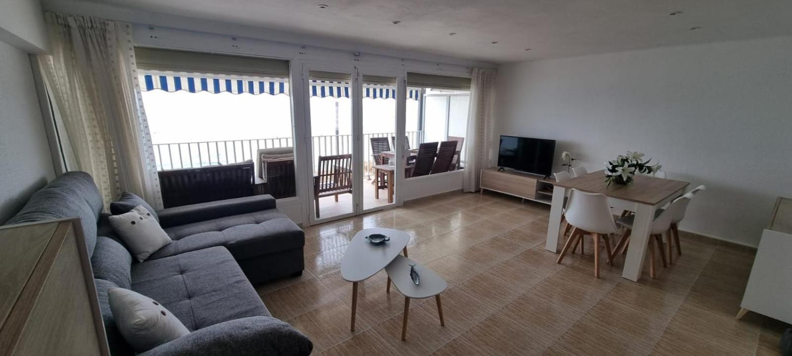 Apartamento Acantilados Vistas Mar Салоу Екстер'єр фото